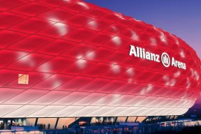 FIFA官网中文-巅峰对决的双重奏，德约绝地反击与中国队铁血防线